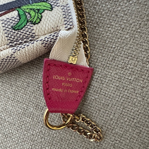 100% Authentic LOUIS VUITTON Damier Azur 2021 Christmas Animation Hollywood Mini - Picture 11 of 12